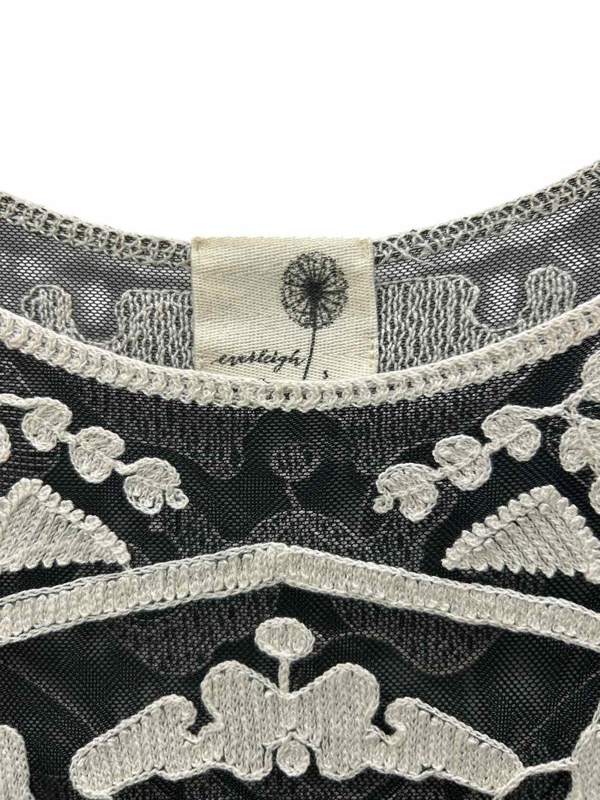 Everleigh Size Small Black & Ivory Blouse