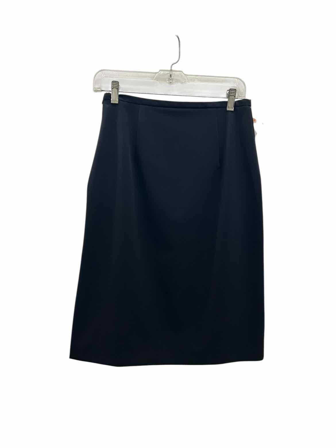 Weekend Size 6 Black Skirt