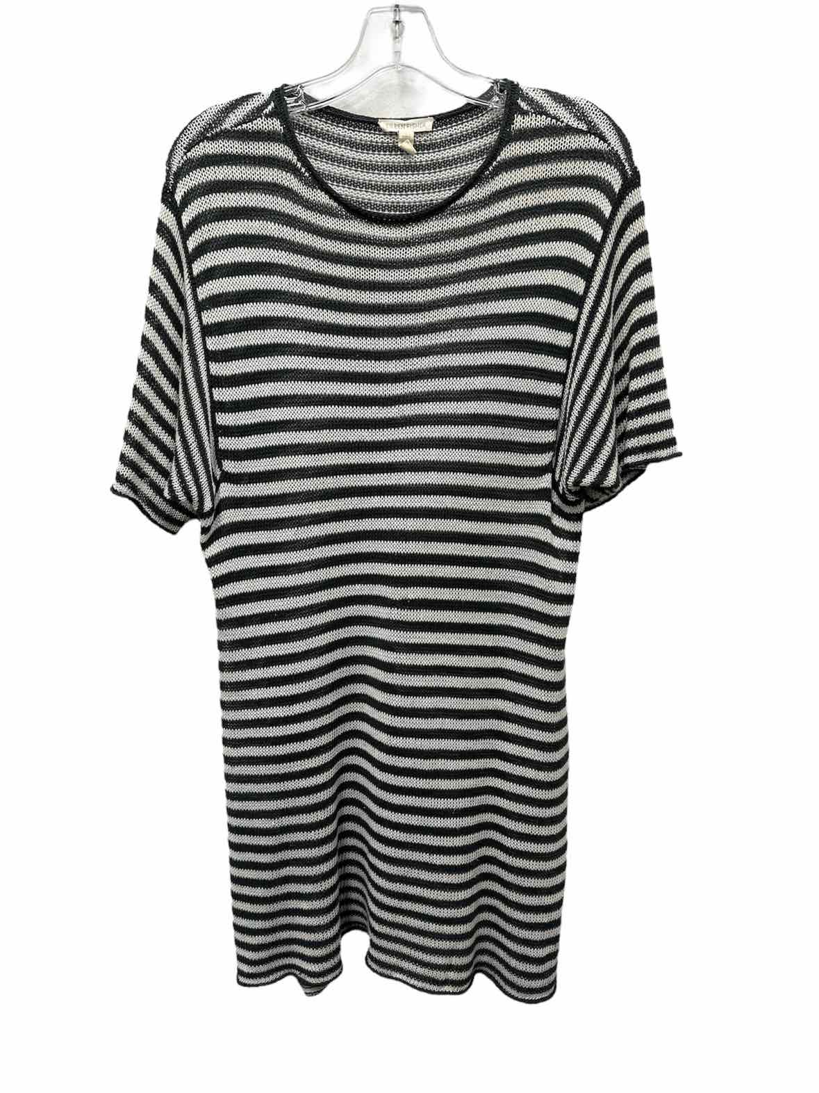 Eileen Fisher Size Sml/Med Gray & White Dress