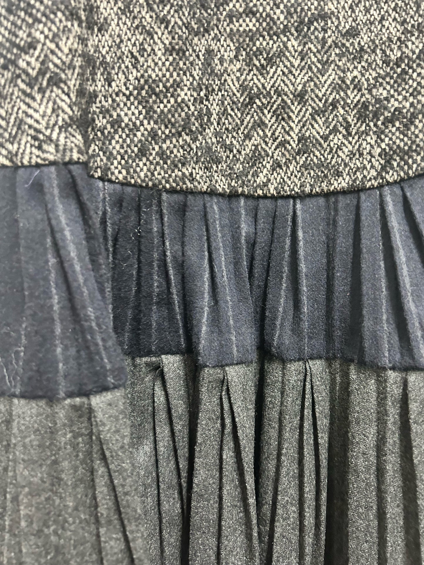 Clara Collins Size Small Gray & Navy Skirt