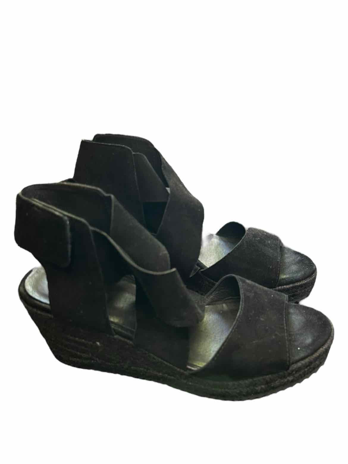Eileen Fisher Shoe Size 7 Black Sandals