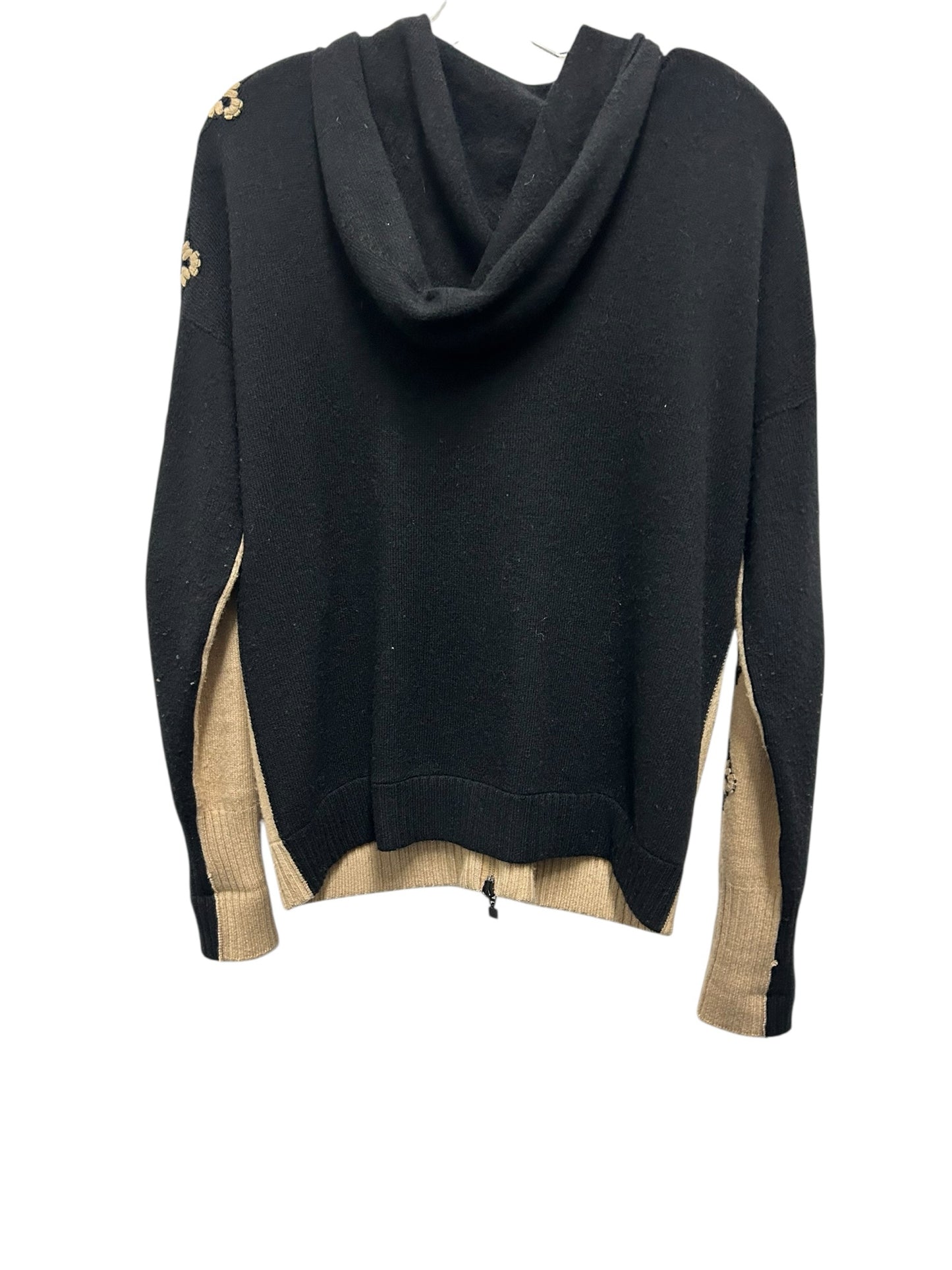 D. Exterior Size Medium Black & Tan Sweater