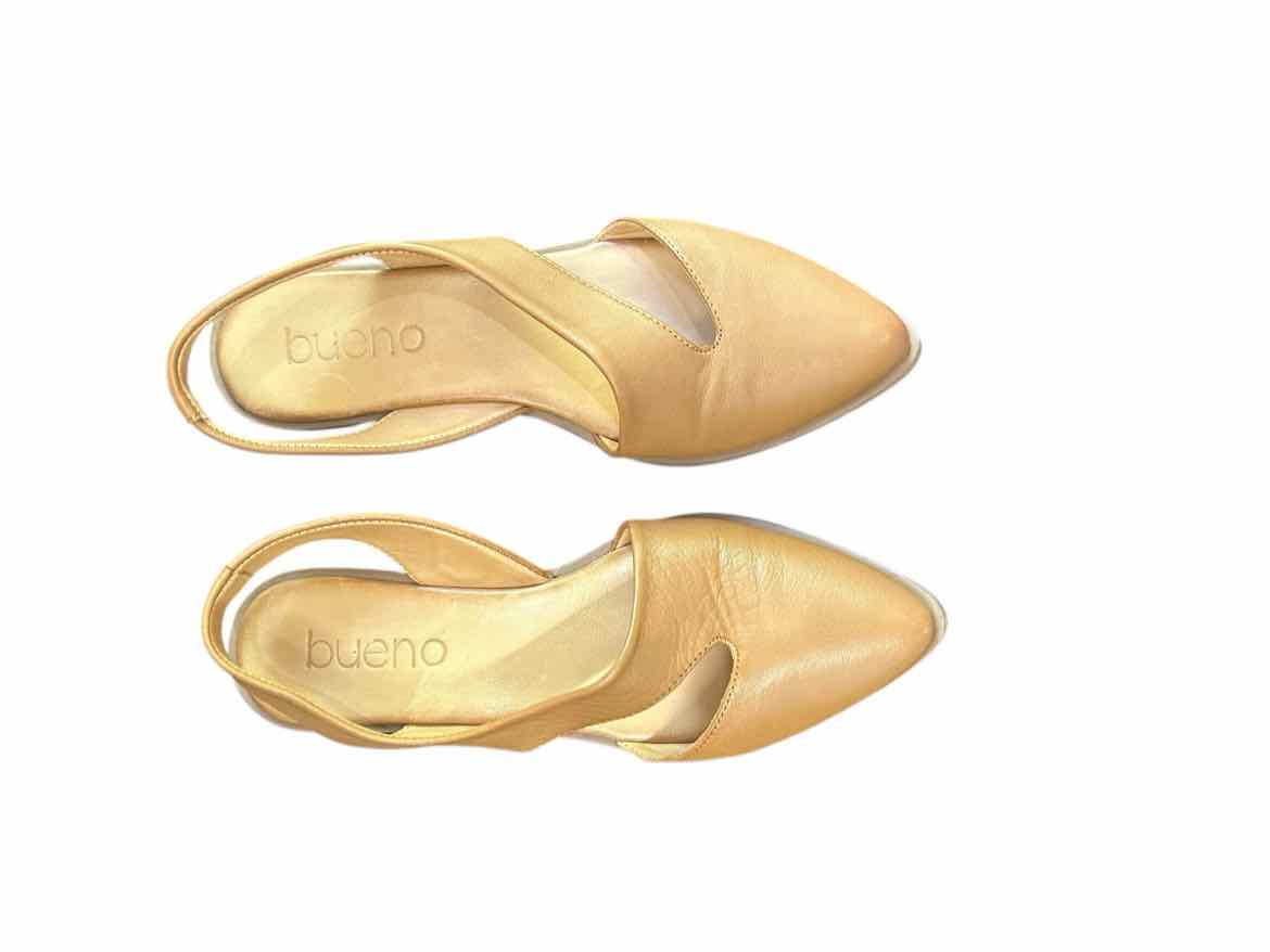 Bueno Shoe Size 6 Tan Flats