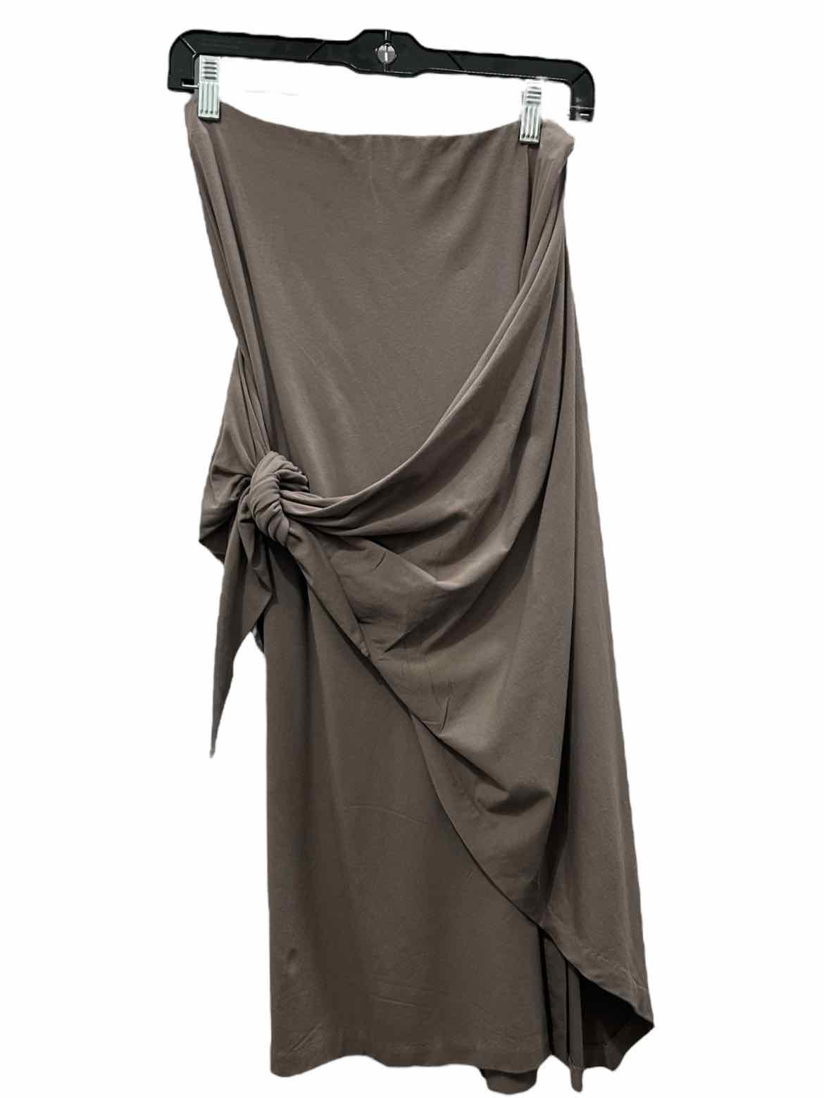 Babaton Size Medium Taupe Skirt