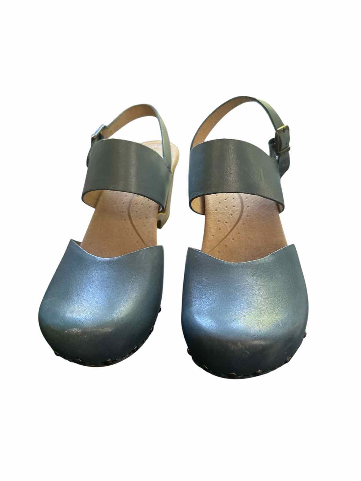 Dansko Shoe Size 9.5-10 Blue Clogs