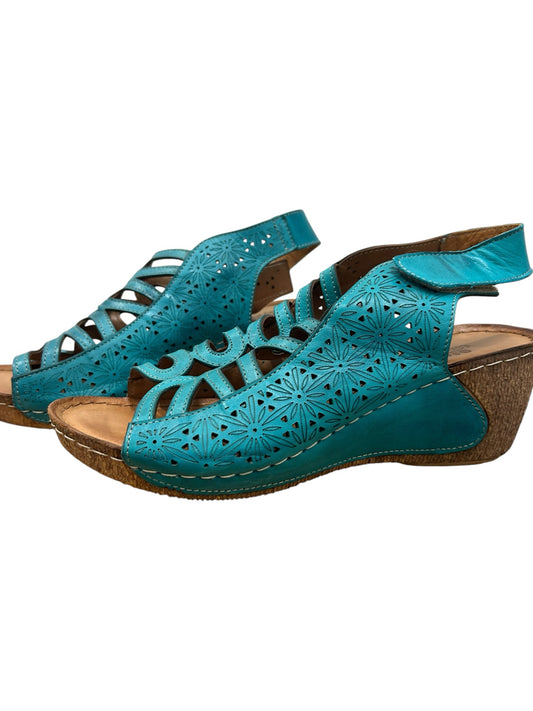 Spring Step Shoe Size 7.5-8 Turquoise Sandals