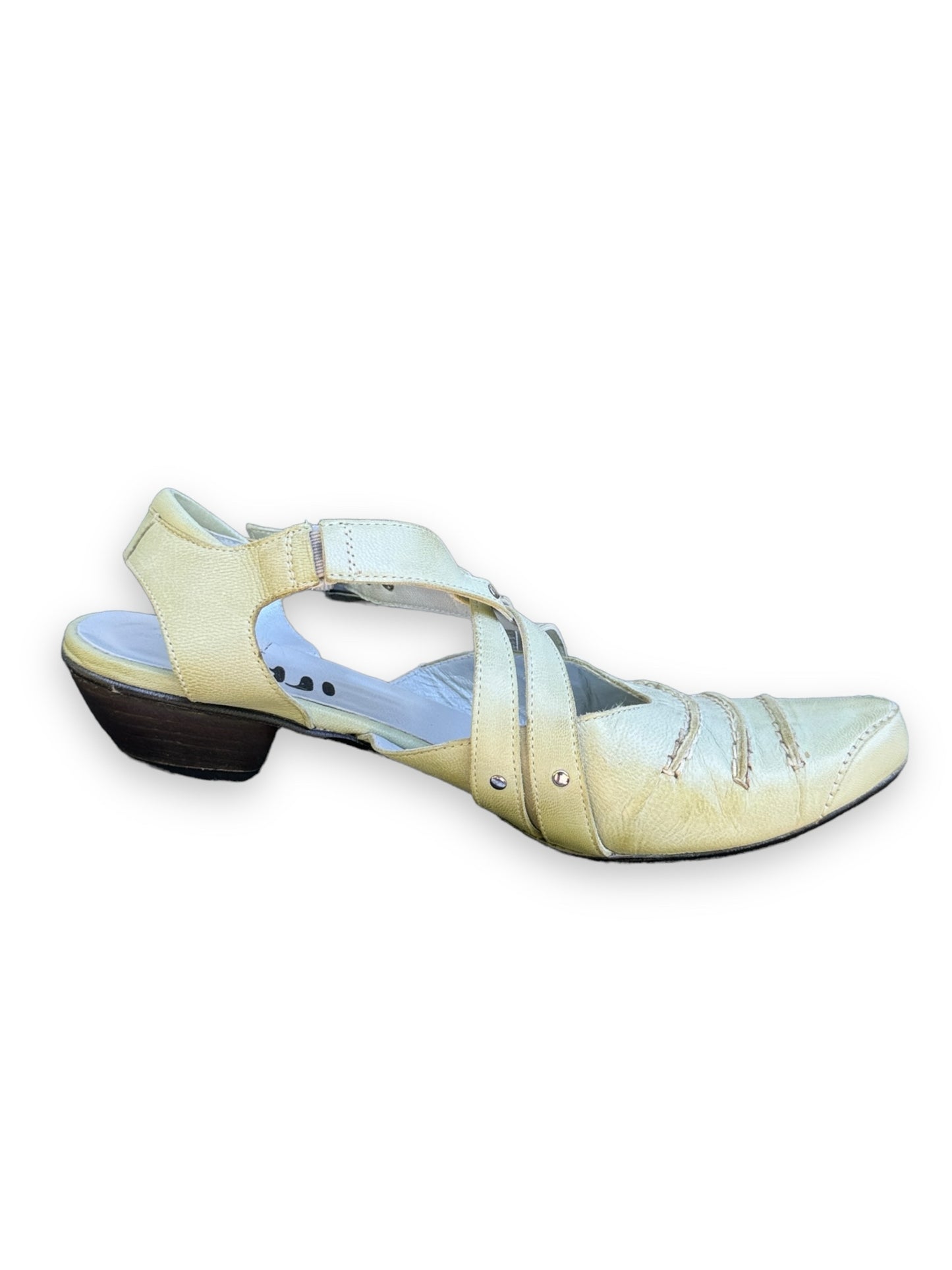 Fidji Shoe Size 9-9.5 Pale Green Shoes