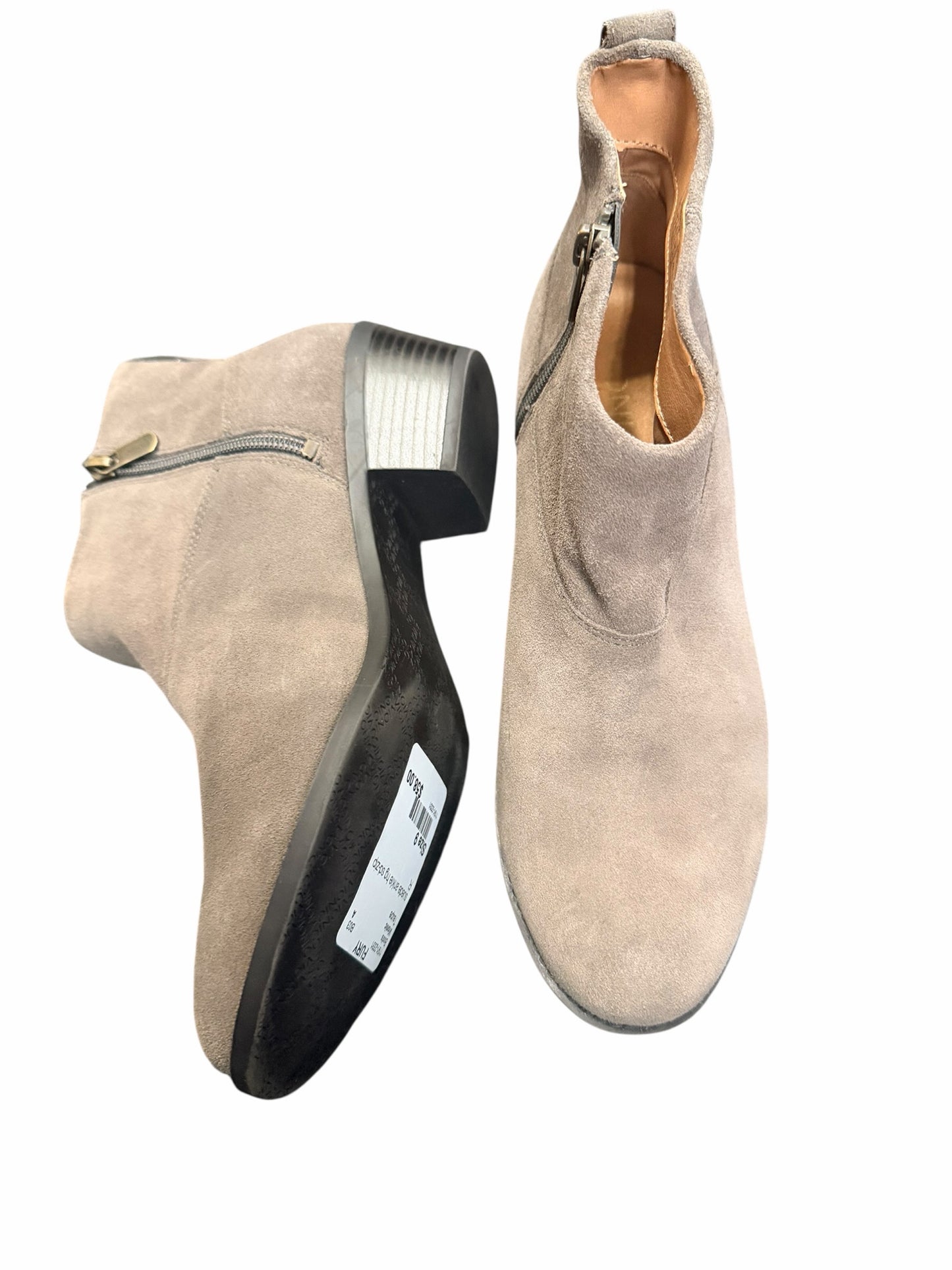 Vionic Shoe Size 9 Taupe Boots