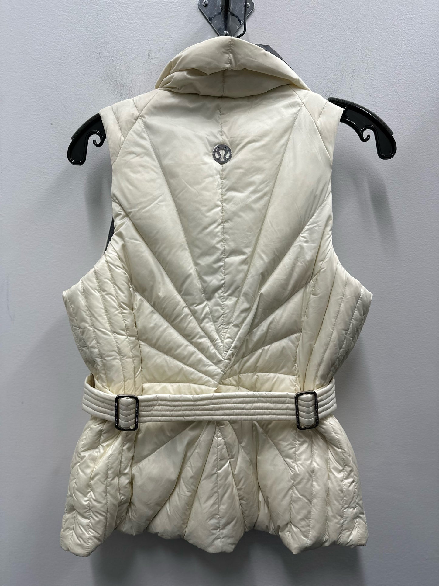 Lulu Lemon Size 6 Ivory Vest