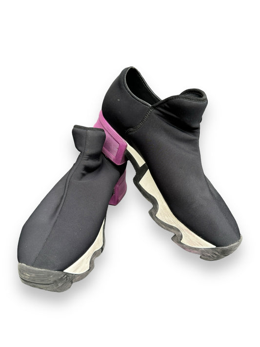 Shoe Size 9 iRi Black Sneakers