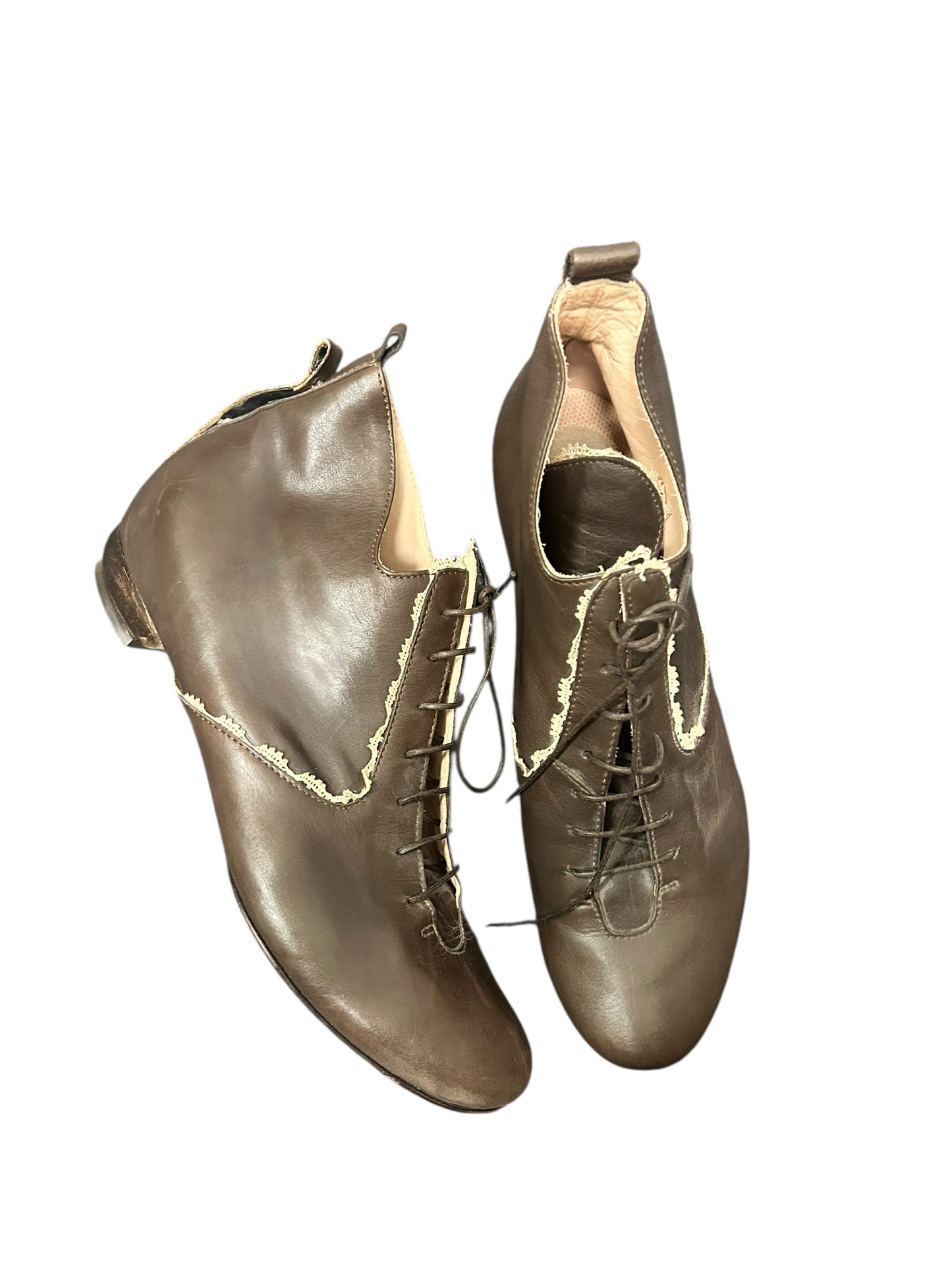 Roda Shoe Size 7.5-8 Brown Boots