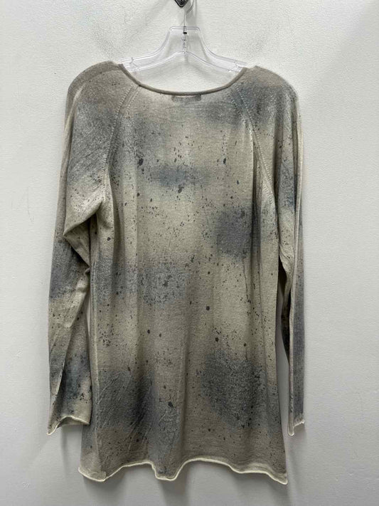 Jarbo Size Medium Ivory & Gray Sweater