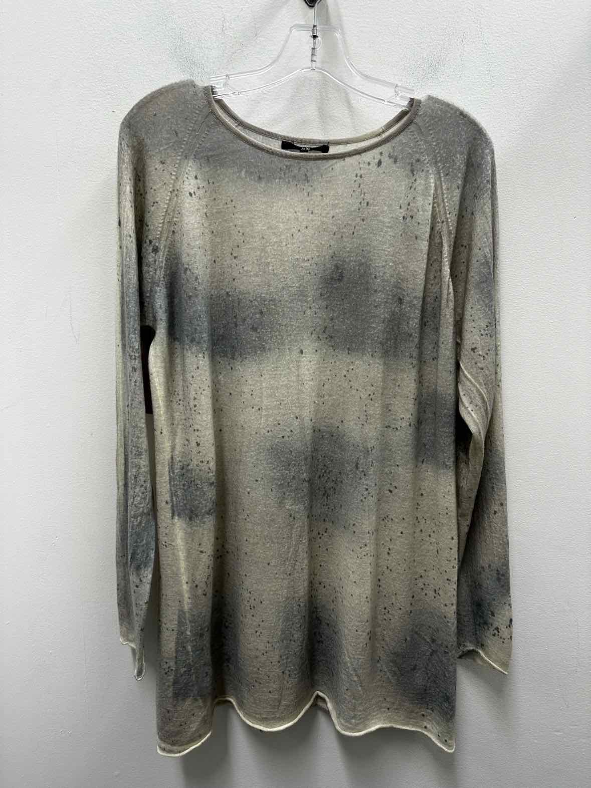 Jarbo Size Medium Ivory & Gray Sweater