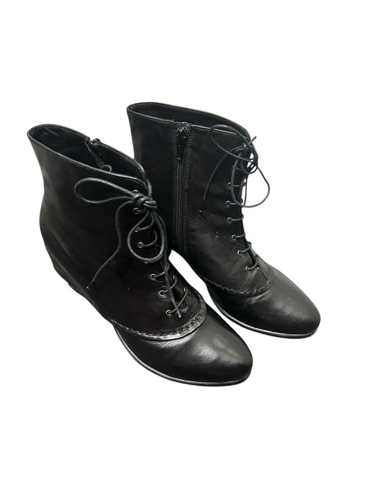 Everybody Shoe Size 8.5-9 Black Boots
