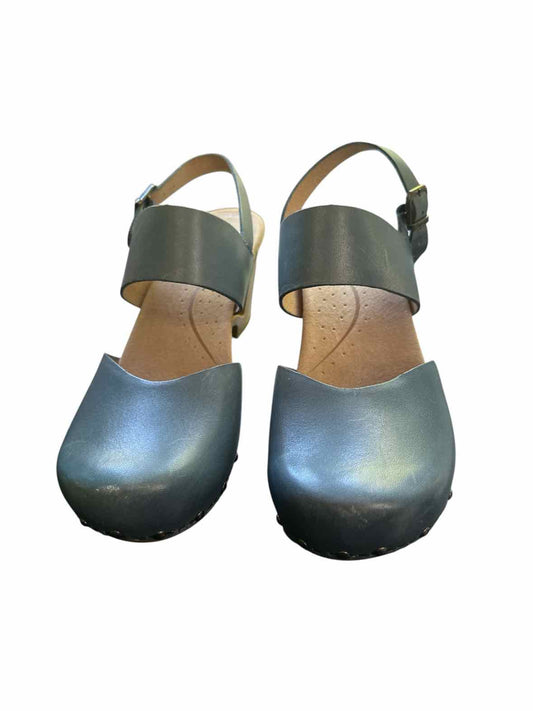 Dansko Shoe Size 9.5-10 Blue Clogs