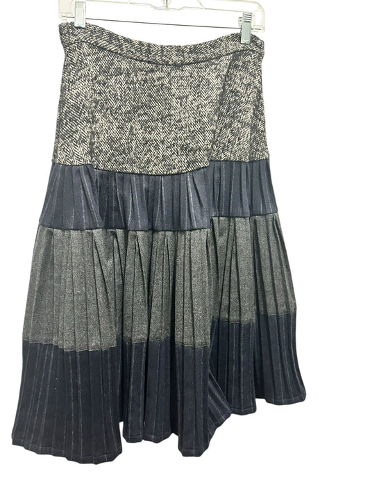 Clara Collins Size Small Gray & Navy Skirt