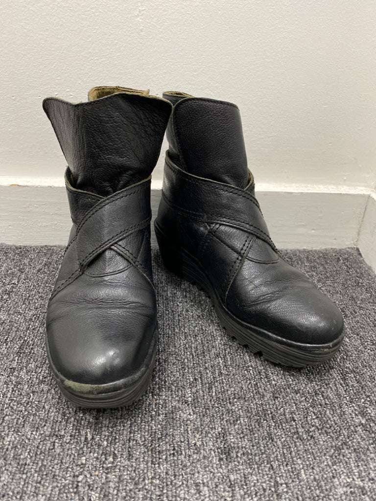 Shoe Size 9 FLY London Black Boots